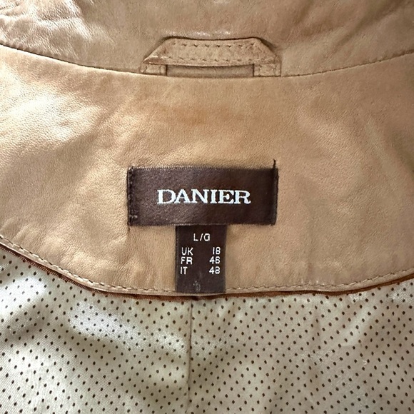 Danier Ladies Tan Leather Moto Jacket - Size Large - Picture 12 of 13